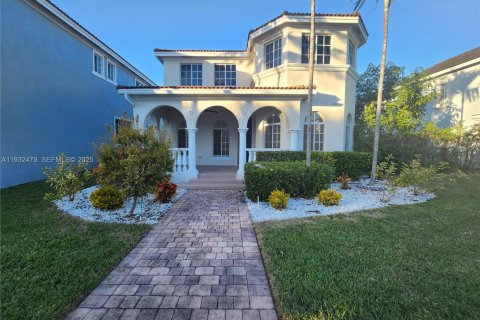 Villa ou maison à louer à Homestead, Floride: 4 chambres, 205.41 m2 № 1990847 - photo 1