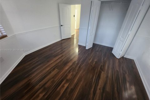 Villa ou maison à louer à Homestead, Floride: 4 chambres, 205.41 m2 № 1990847 - photo 25