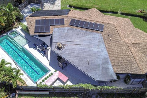 Villa ou maison à louer à Saint Petersburg, Floride: 2 chambres, 204.94 m2 № 1687875 - photo 3