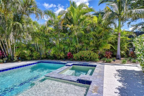 Villa ou maison à louer à Saint Petersburg, Floride: 2 chambres, 204.94 m2 № 1687875 - photo 16