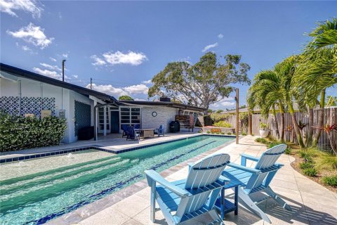 Villa ou maison à louer à Saint Petersburg, Floride: 2 chambres, 204.94 m2 № 1687875 - photo 19