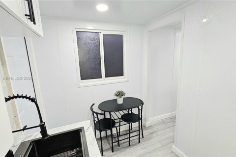 Immobilier commercial à louer à Cutler Bay, Floride: 1 chambre, 120.22 m2 № 2046292 - photo 4