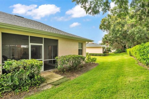 House in Winter Haven, Florida 3 bedrooms, 141.77 sq.m. № 1825241 - photo 13