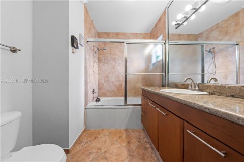 Touwnhouse à vendre à Hialeah, Floride: 2 chambres, 106.84 m2 № 2090602 - photo 14