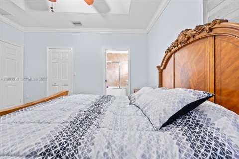 Touwnhouse à vendre à Hialeah, Floride: 2 chambres, 106.84 m2 № 2090602 - photo 15