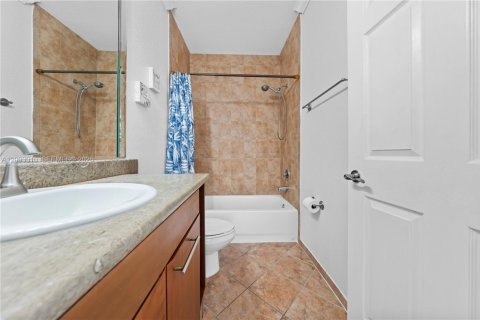 Touwnhouse à vendre à Hialeah, Floride: 2 chambres, 106.84 m2 № 2090602 - photo 17