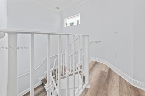 Touwnhouse à vendre à Hialeah, Floride: 2 chambres, 106.84 m2 № 2090602 - photo 11