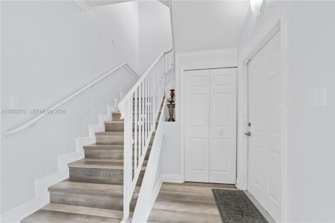 Touwnhouse à vendre à Hialeah, Floride: 2 chambres, 106.84 m2 № 2090602 - photo 9