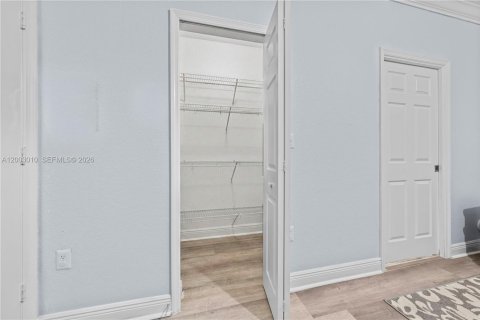 Touwnhouse à vendre à Hialeah, Floride: 2 chambres, 106.84 m2 № 2090602 - photo 12