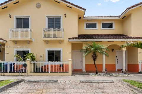 Touwnhouse à vendre à Hialeah, Floride: 2 chambres, 106.84 m2 № 2090602 - photo 21
