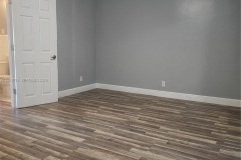 Appartement à louer à Fort Lauderdale, Floride: 2 chambres, 285.95 m2 № 2256734 - photo 11