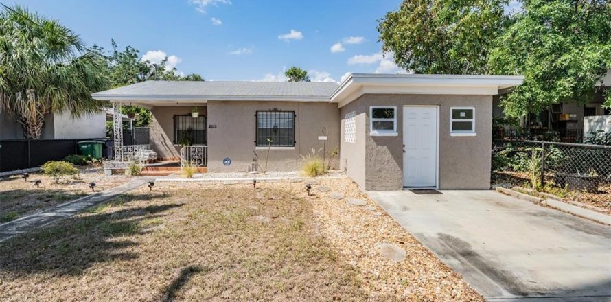 Casa en Tampa, Florida 4 dormitorios, 146.6 m2 № 1676064