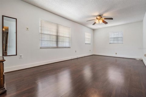 Casa en venta en Tampa, Florida, 4 dormitorios, 146.6 m2 № 1676064 - foto 7