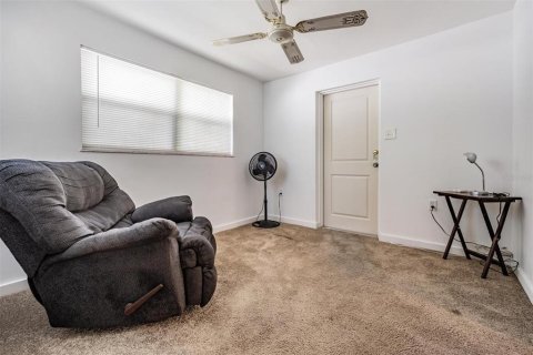 Casa en venta en Tampa, Florida, 4 dormitorios, 146.6 m2 № 1676064 - foto 13