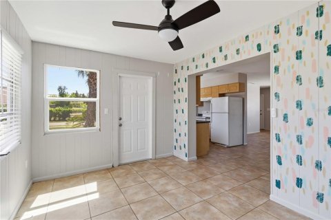 Apartment in Sarasota, Florida 2 bedrooms, 107.4 sq.m. № 2214514 - photo 22