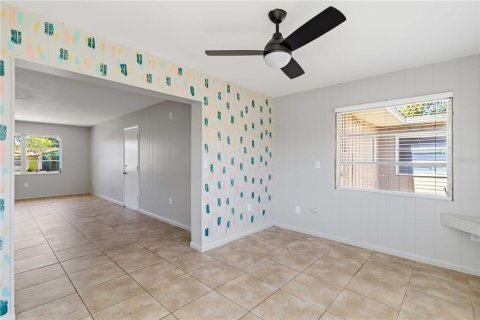 Apartment in Sarasota, Florida 2 bedrooms, 107.4 sq.m. № 2214514 - photo 2