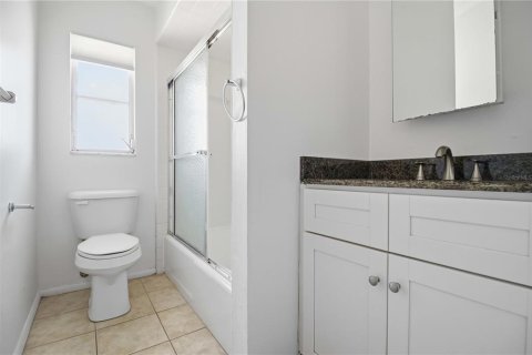 Apartment in Sarasota, Florida 2 bedrooms, 107.4 sq.m. № 2214514 - photo 5