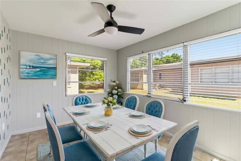 Apartment in Sarasota, Florida 2 bedrooms, 107.4 sq.m. № 2214514 - photo 20