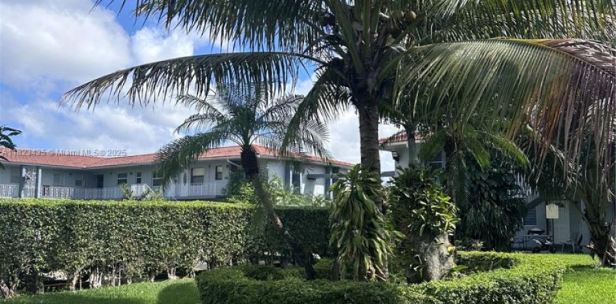 Condo à Opa-locka, Floride, 2 chambres  № 1937833