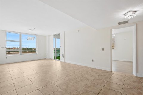 Condo in Sunrise, Florida, 3 bedrooms  № 1714280 - photo 7