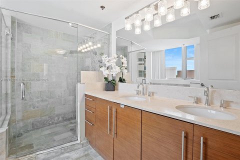 Condo in Sunrise, Florida, 3 bedrooms  № 1714280 - photo 20