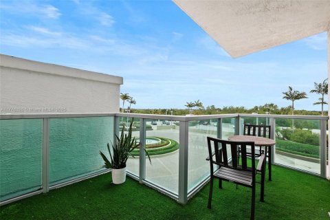 Condo in Sunrise, Florida, 3 bedrooms  № 1714280 - photo 26