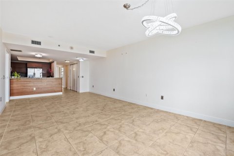 Condo in Sunrise, Florida, 3 bedrooms  № 1714280 - photo 12