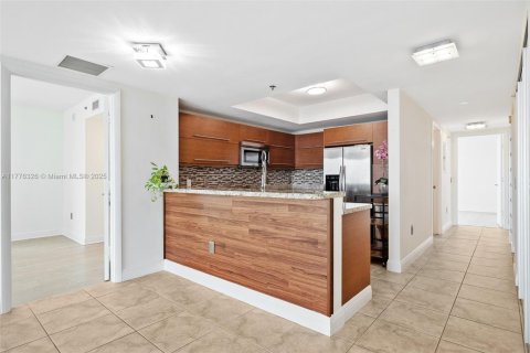 Condo in Sunrise, Florida, 3 bedrooms  № 1714280 - photo 13