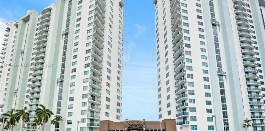 Condo in Sunrise, Florida, 3 bedrooms  № 1714280