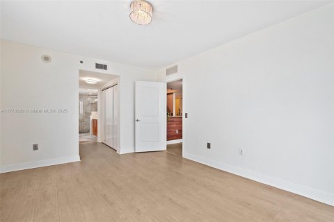 Condo in Sunrise, Florida, 3 bedrooms  № 1714280 - photo 18