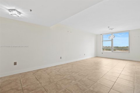 Condo in Sunrise, Florida, 3 bedrooms  № 1714280 - photo 6