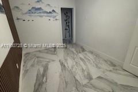 Casa en alquiler en Miami, Florida, 3 dormitorios, 122.63 m2 № 1951992 - foto 2