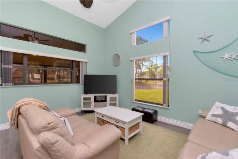 House in New Port Richey, Florida 2 bedrooms, 155.98 sq.m. № 1829319 - photo 3