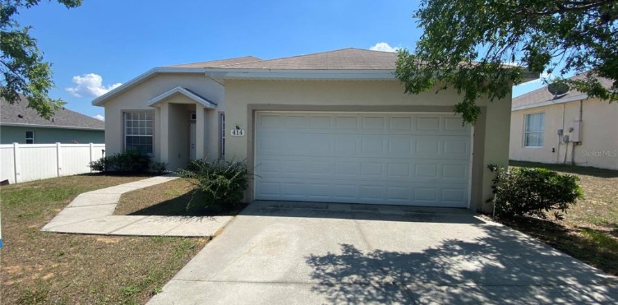 Villa ou maison à Eustis, Floride 4 chambres, 122.35 m2 № 2388371