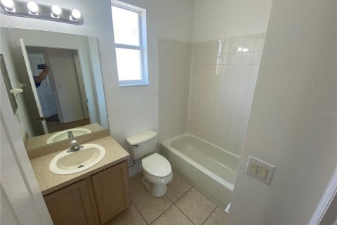 Villa ou maison à louer à Eustis, Floride: 4 chambres, 122.35 m2 № 2388371 - photo 15