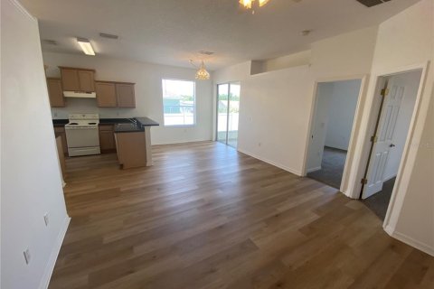 Villa ou maison à louer à Eustis, Floride: 4 chambres, 122.35 m2 № 2388371 - photo 4