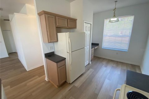 Villa ou maison à louer à Eustis, Floride: 4 chambres, 122.35 m2 № 2388371 - photo 6