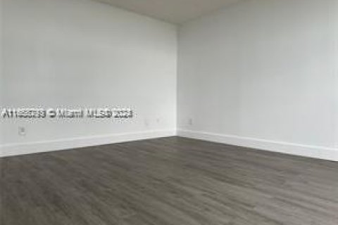 Купить кондоминиум в Норт-Майами, Флорида 2 спальни, 97.55м2, № 1958452 - фото 6