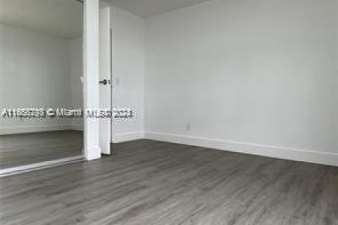 Купить кондоминиум в Норт-Майами, Флорида 2 спальни, 97.55м2, № 1958452 - фото 11