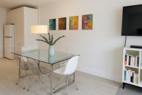 Condominio en venta en Miami Beach, Florida, 1 dormitorio, 70.61 m2 № 2038860 - foto 5