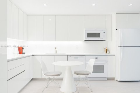 Condo à Miami Beach, Floride, 1 chambre  № 2038860