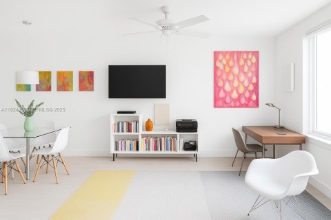 Condominio en venta en Miami Beach, Florida, 1 dormitorio, 70.61 m2 № 2038860 - foto 6