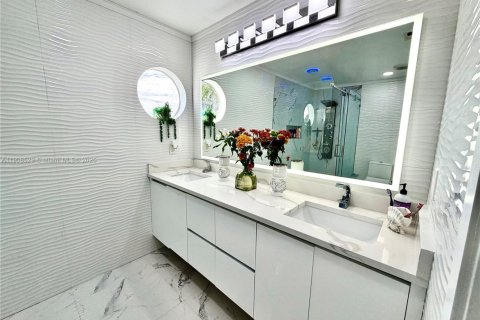 Villa ou maison à vendre à Cutler Bay, Floride: 6 chambres, 180.79 m2 № 1970330 - photo 20