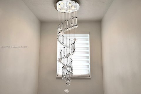 Villa ou maison à vendre à Cutler Bay, Floride: 6 chambres, 180.79 m2 № 1970330 - photo 22