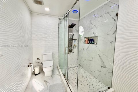 Villa ou maison à vendre à Cutler Bay, Floride: 6 chambres, 180.79 m2 № 1970330 - photo 19
