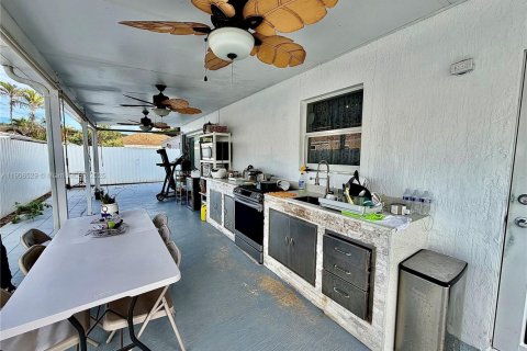 Villa ou maison à vendre à Cutler Bay, Floride: 6 chambres, 180.79 m2 № 1970330 - photo 8