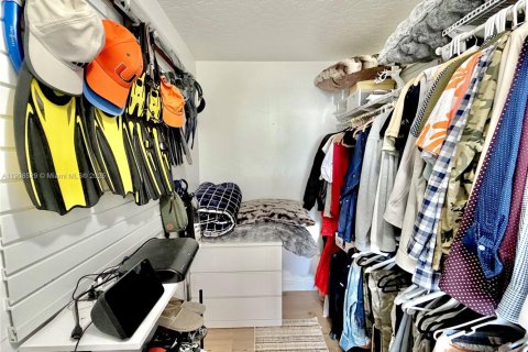 Villa ou maison à vendre à Cutler Bay, Floride: 6 chambres, 180.79 m2 № 1970330 - photo 21