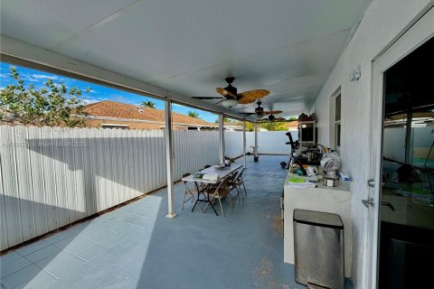 Villa ou maison à vendre à Cutler Bay, Floride: 6 chambres, 180.79 m2 № 1970330 - photo 23