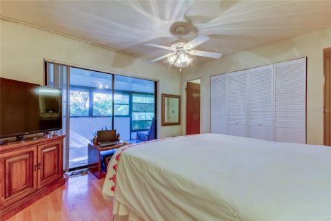 Condo in Seminole, Florida, 2 bedrooms  № 2380846 - photo 7