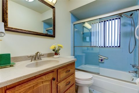 Condo in Seminole, Florida, 2 bedrooms  № 2380846 - photo 9
